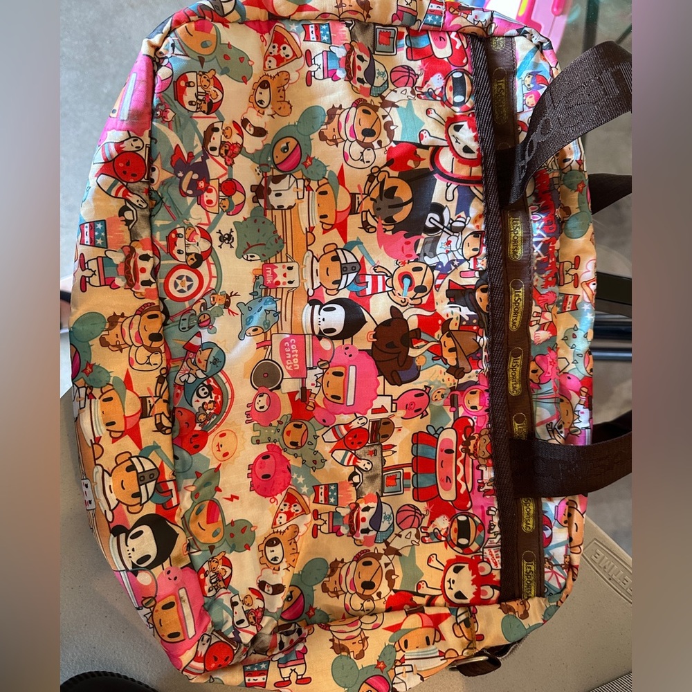 LeSportsSac Duffel, has a broken zipper